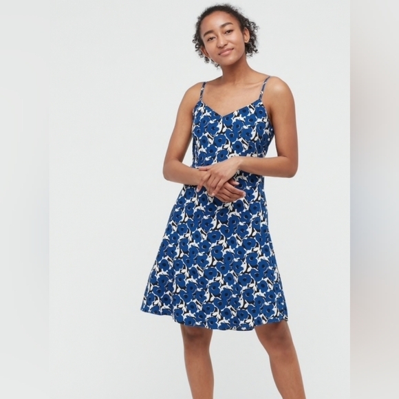 Uniqlo Dresses & Skirts - UNIQLO X CASSIE BYRNES Blue & White Florals Contemporary Mini Dress Size Large